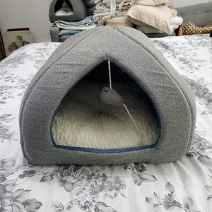 Petco Hooded Igloo Cat Bed, Grey, 16-in x 16-in